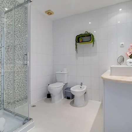 Apartment Modern 2 Bedroom With Views In Lisbon