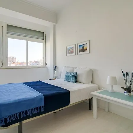 Modern 2 Bedroom With Views In Lisbon