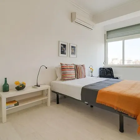 Modern 2 Bedroom With Views In Апартаменты *