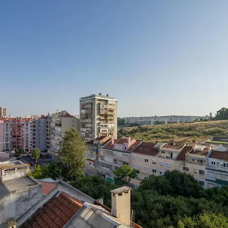 Appartamento Modern 2 Bedroom With Views In Lisbona
